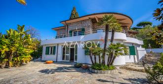 فيلا في بوردغيرا مع إطلالة على موناكو والبحر